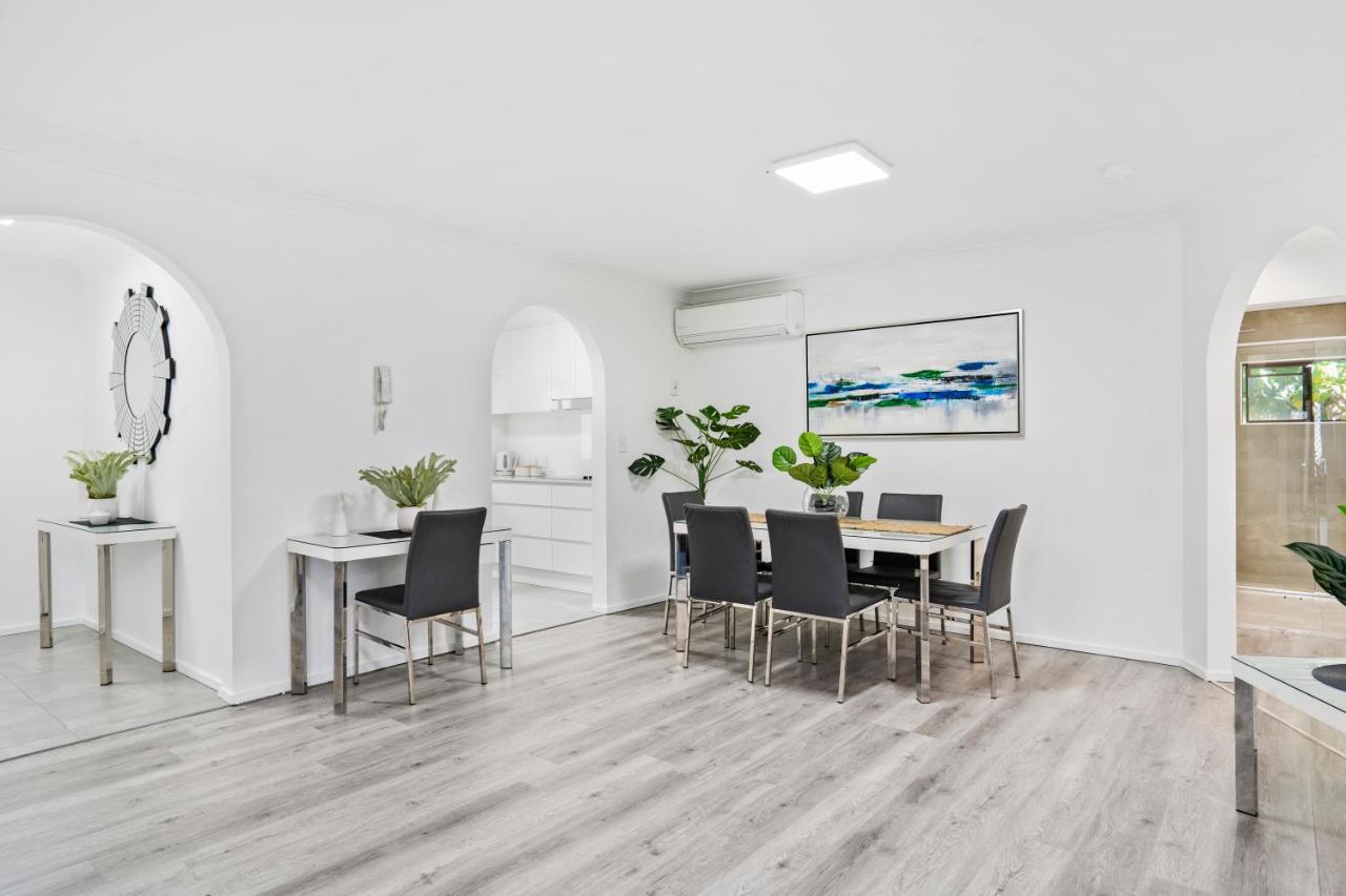 Coco Bella Retreat In Central Surfers - Sleeps 6-8 Gold Coast Exterior photo